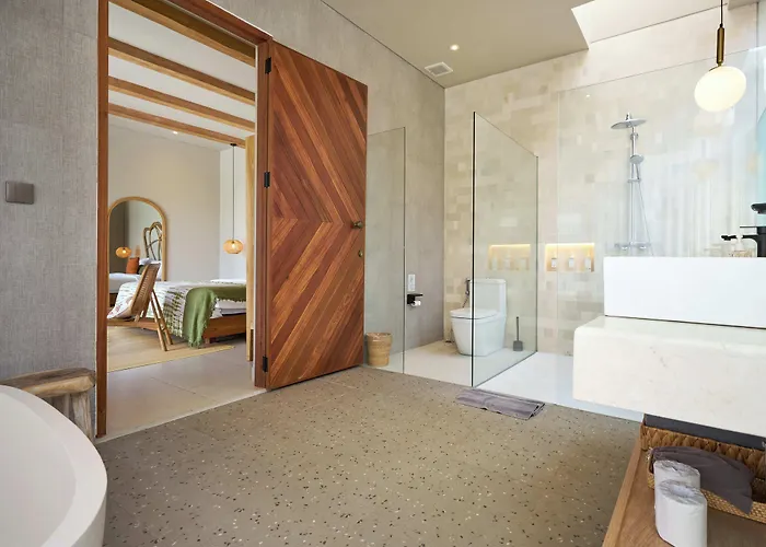 Otel Luna Ola Berawa Canggu